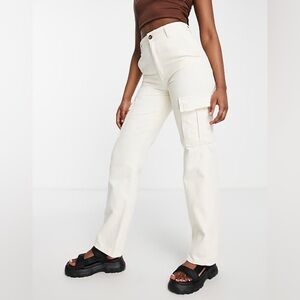 Stradivarius STR Straight leg cargo pants‎ Size 6